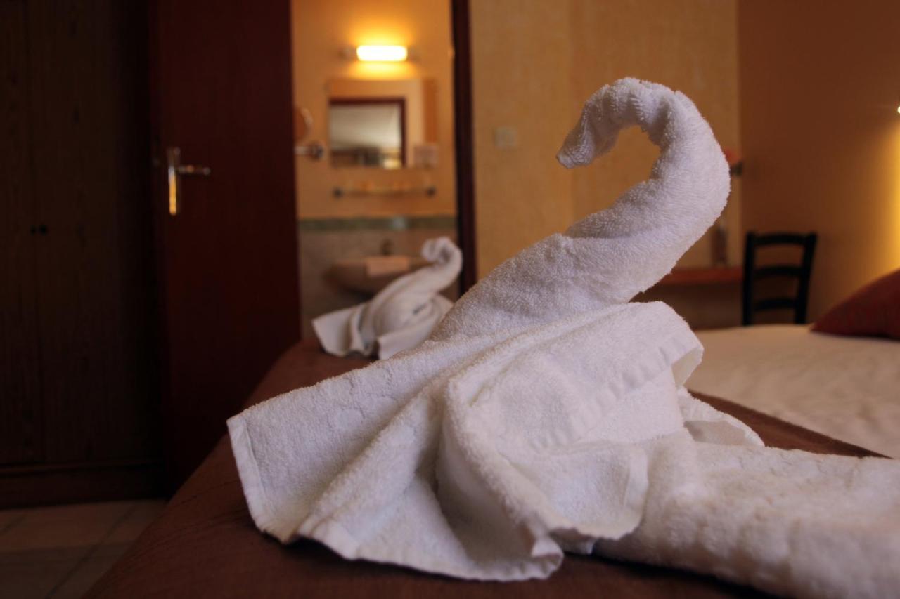 Logis Hotel Le Pressoir サン・シニアン エクステリア 写真